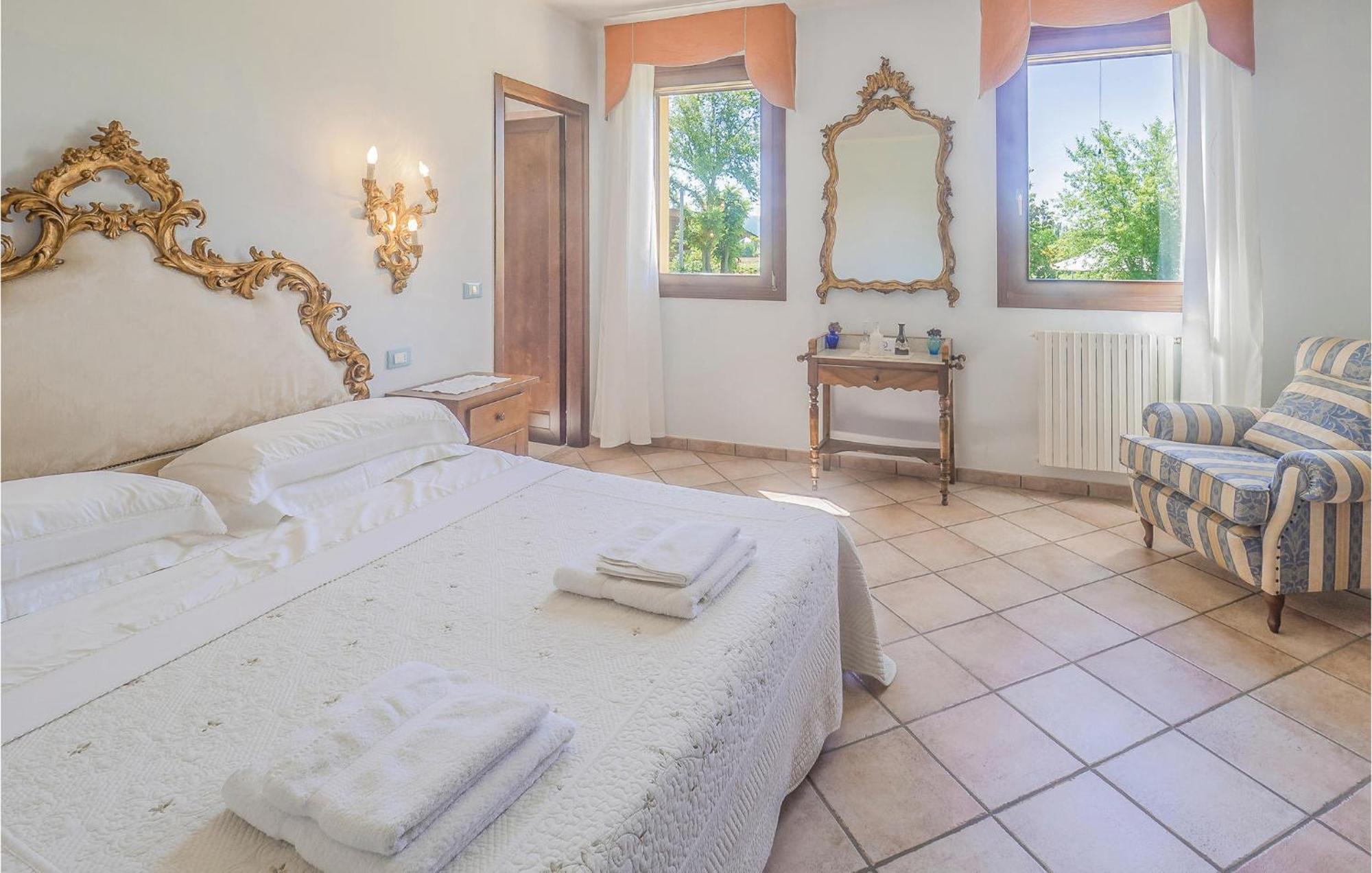 Awesome Home In Ariano Nel Polesine With Kitchen San Basilio Exteriér fotografie